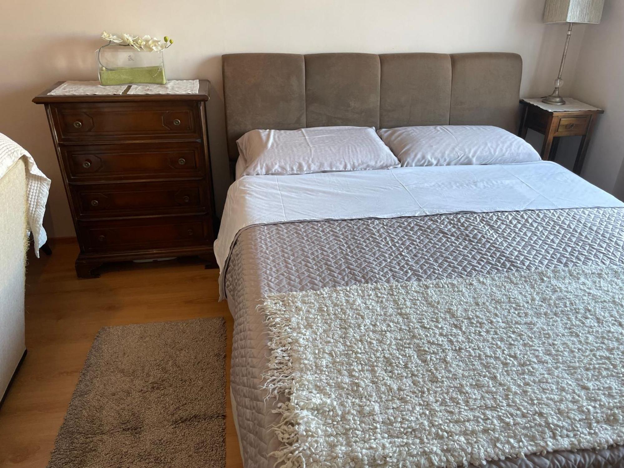 Apartment On Akademika Lazarenka 48A リヴィウ エクステリア 写真